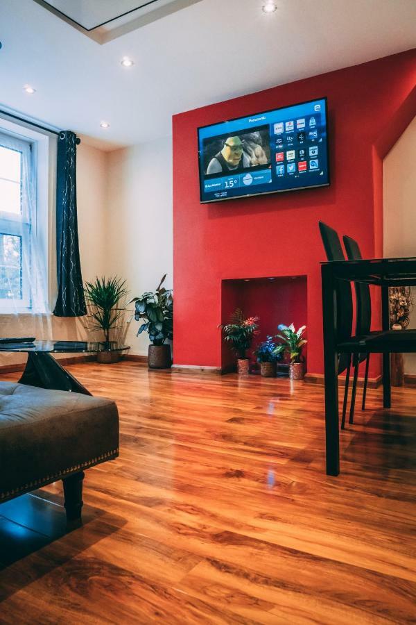 Апартаменты Quality Stay,2 Bed Near The Centre, 2min Walk From Metro Station