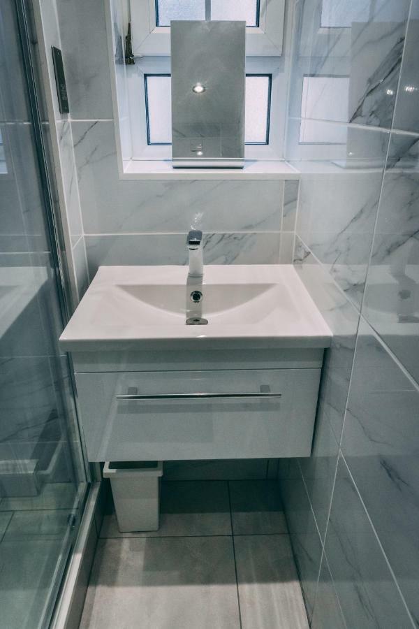 Апартаменты Quality Stay,2 Bed Near The Centre, 2min Walk From Metro Station Лондон