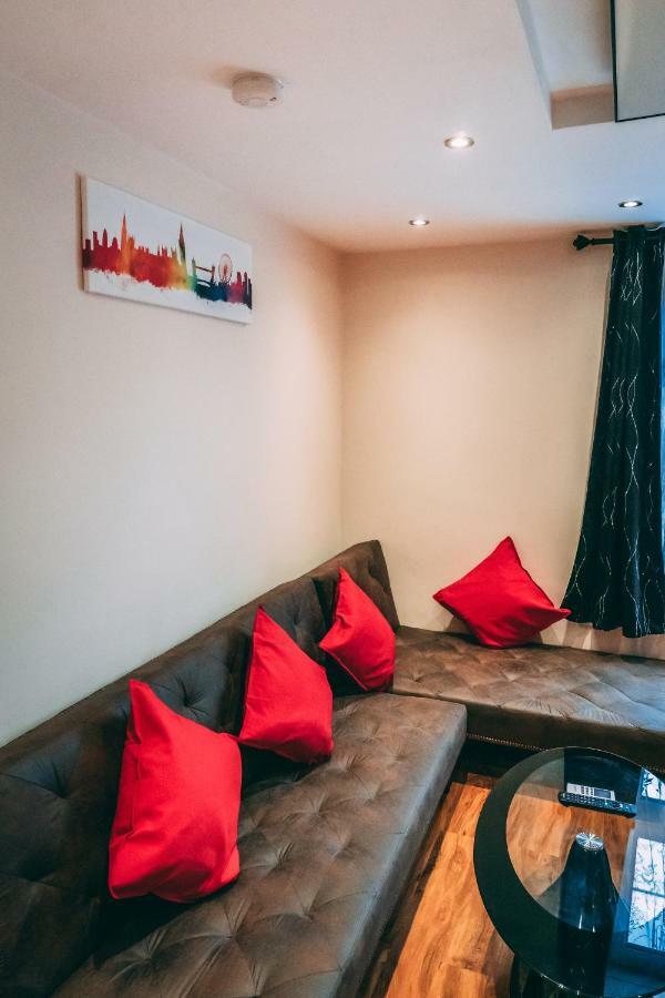 Quality Stay,2 Bed Near The Centre, 2min Walk From Metro Station Appartamento Londra