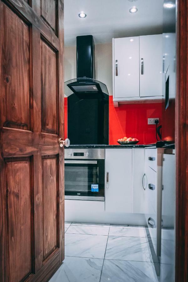 Quality Stay,2 Bed Near The Centre, 2min Walk From Metro Station Appartamento Londra