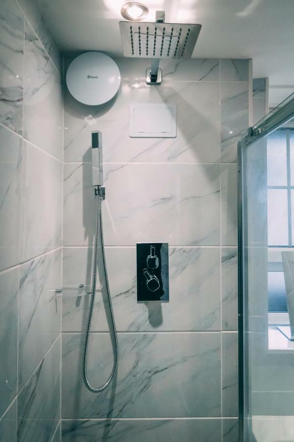 Quality Stay,2 Bed Near The Centre, 2min Walk From Metro Station Appartamento