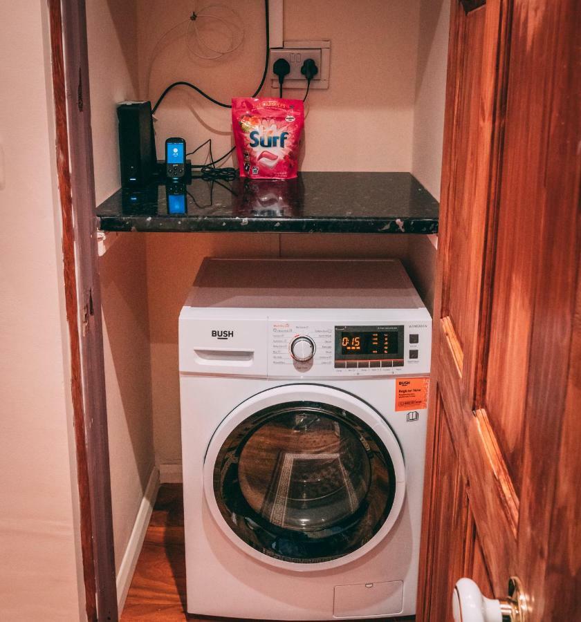 Appartamento Quality Stay,2 Bed Near The Centre, 2min Walk From Metro Station